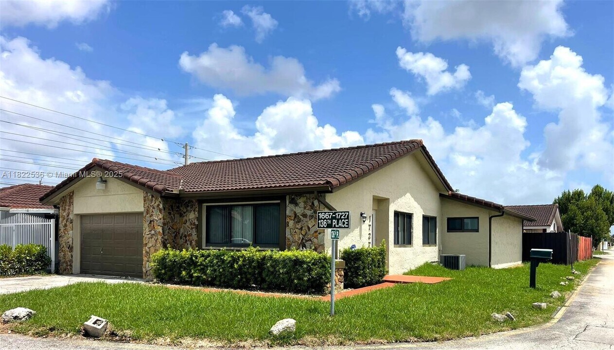 1727 SW 136th Pl in Miami, FL - Building Photo