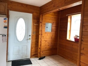 5400 W Hollywood Rd in Wasilla, AK - Building Photo - Building Photo