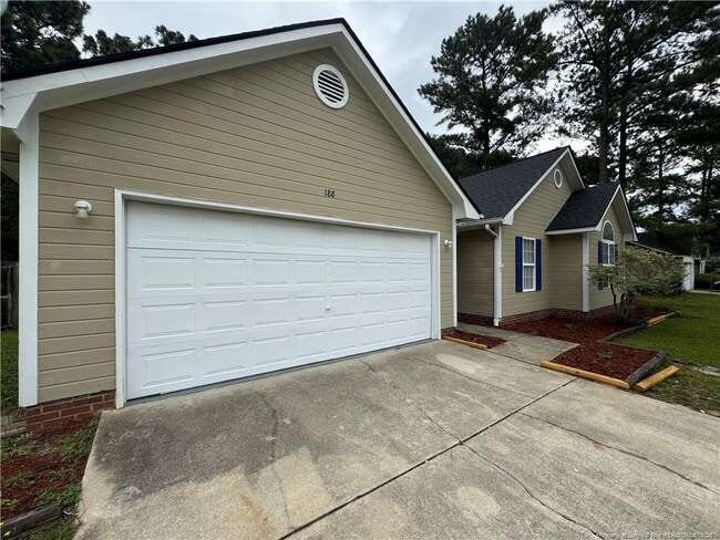 188 Independence Dr in Raeford, NC - Building Photo - Building Photo
