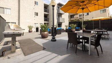 Virgil Square in Los Angeles, CA - Building Photo - Building Photo