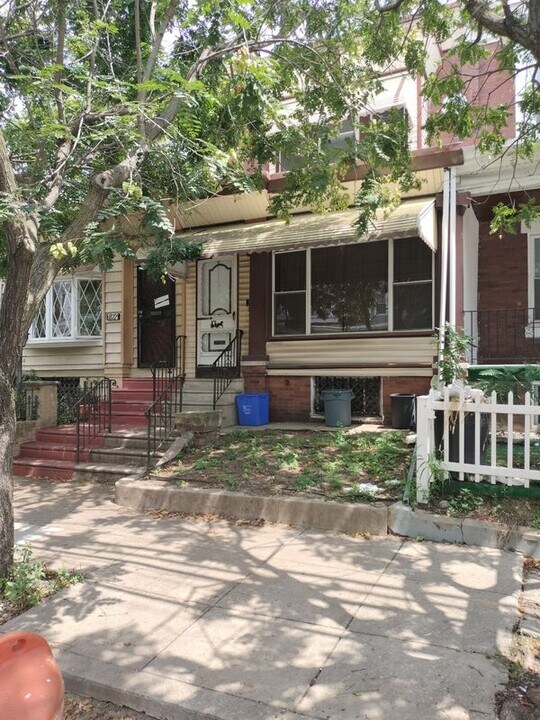 1129 S 56th St in Philadelphia, PA - Building Photo