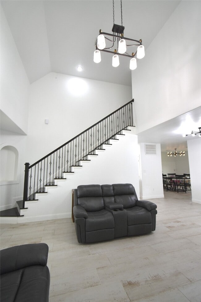 42 County Rd-5102L in Cleveland, TX - Building Photo - Building Photo