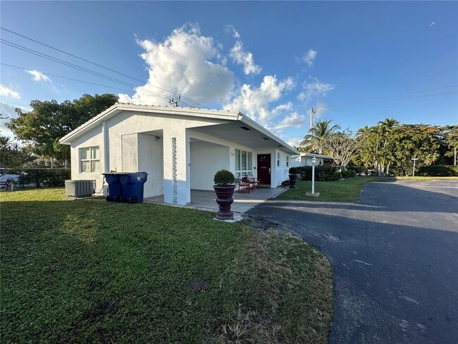 property at 2420 Park Ln