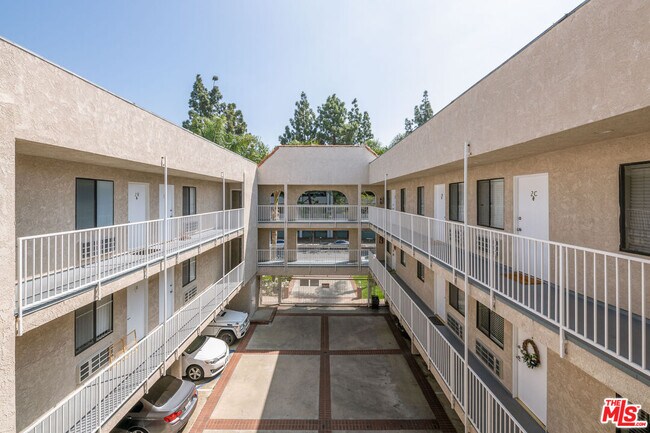 1535 N Kenmore Ave in Los Angeles, CA - Building Photo - Building Photo
