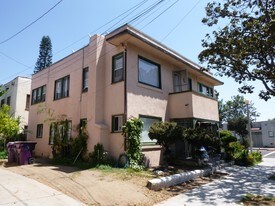 401 W 8th St in Long Beach, CA - Building Photo