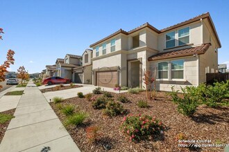 15961 Mavericks Ln in Lathrop, CA - Building Photo - Building Photo