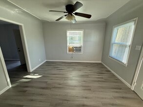 1812 Clayton Ave, Unit 8 in Modesto, CA - Building Photo - Building Photo