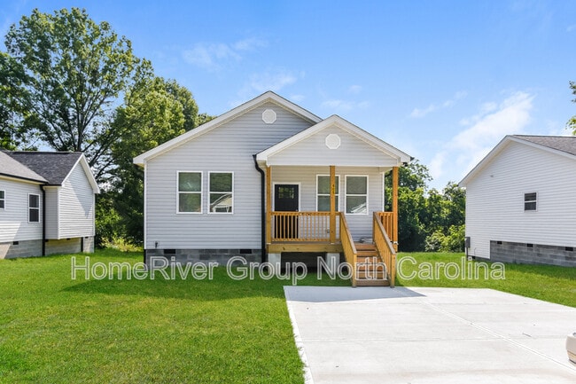 property at 605 Lee St