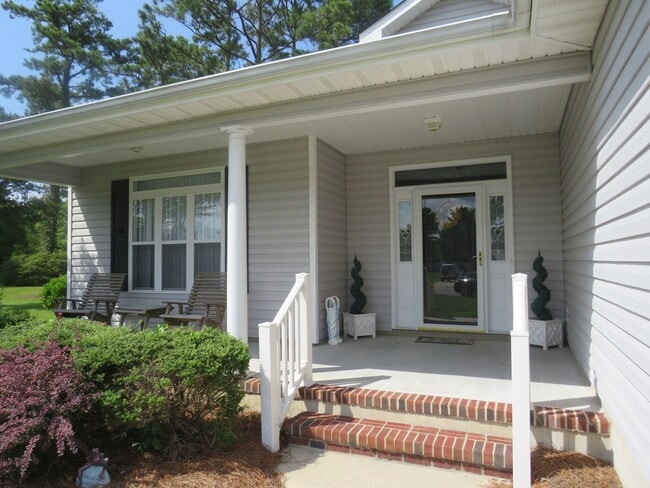 205 Slow Ln in Morehead City, NC - Building Photo - Building Photo