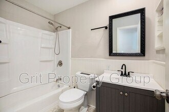 5719 W 97th St in Overland Park, KS - Building Photo - Building Photo