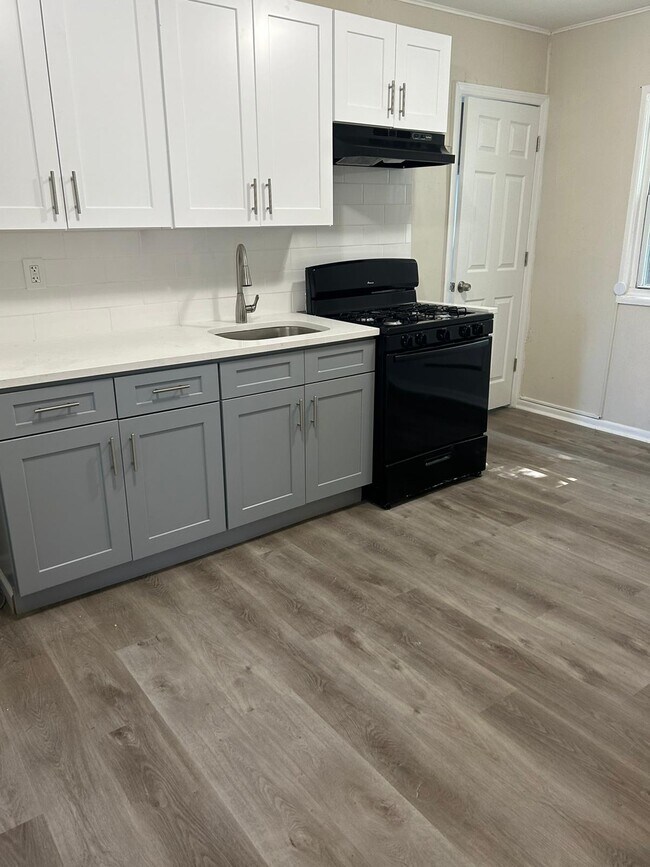 22 Dover St Rentals in Newark, NJ