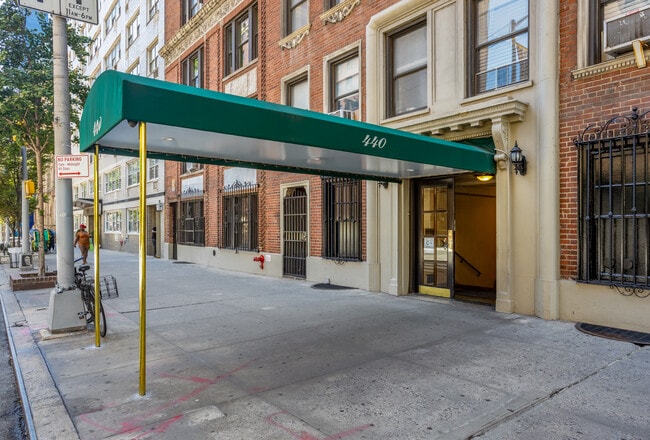 436-444 W 34th St in New York, NY - Foto de edificio - Building Photo