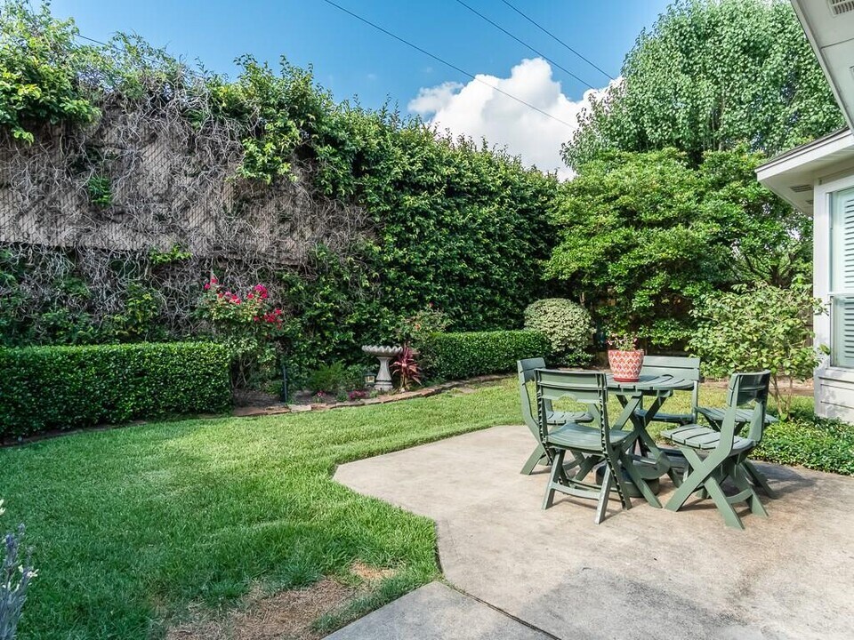 7034 Lawler Ridge in Houston, TX - Building Photo