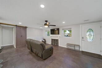 7849 86th Way N in Seminole, FL - Building Photo - Building Photo