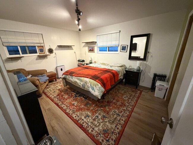 property at 565 W Midway Blvd