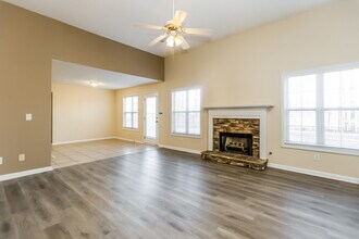 5335 Yoshino Terrace in Powder Springs, GA - Foto de edificio - Building Photo