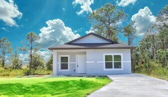 485 Tweed Ct in Lehigh Acres, FL - Building Photo