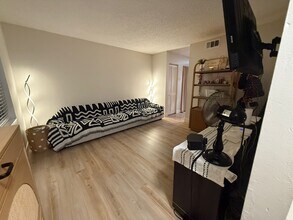 1016 SW 62nd Ter, Unit A in Gainesville, FL - Foto de edificio - Building Photo