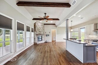 955 Spring Creek Rd in Brenham, TX - Building Photo - Building Photo