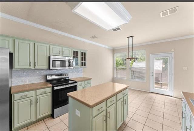 property at 1801 Sharpsbury Dr