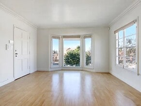 2136 7th Ave in Los Angeles, CA - Foto de edificio - Building Photo