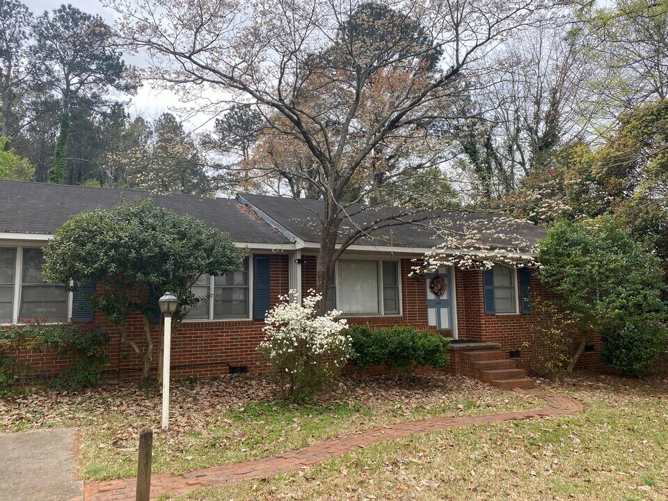140 Forest Rd in Athens, GA - Foto de edificio