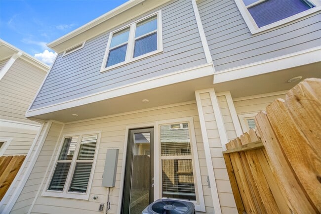 5106 Royal Heath Dr in Houston, TX - Foto de edificio - Building Photo