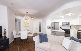 655 Columbia St in San Diego, CA - Building Photo - Building Photo