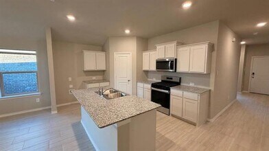 8440 Hollymead Ln in Fort Worth, TX - Building Photo - Building Photo