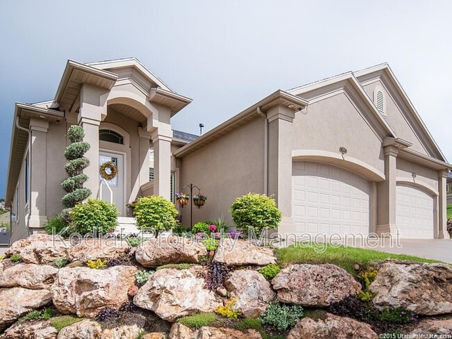 property at 637 Edgewood Dr