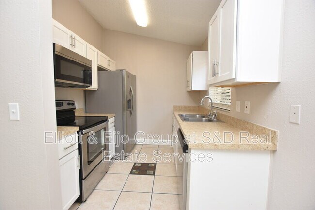 1723 Pilchard Dr in Poinciana, FL - Foto de edificio - Building Photo