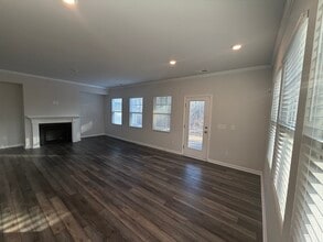 1313 Pate Farm Ln in Durham, NC - Foto de edificio - Building Photo