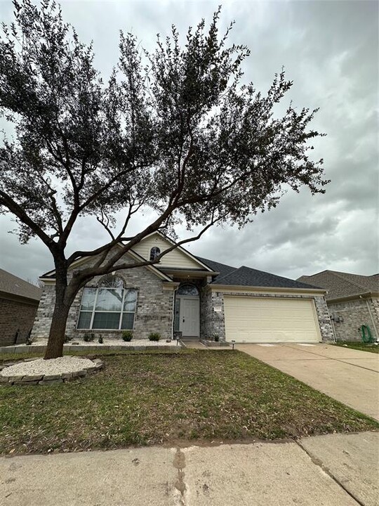 23922 Shaw Perry Ln in Katy, TX - Building Photo