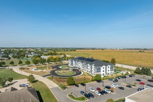 Fox Hill Senior Living in Yorkville, IL - Building Photo