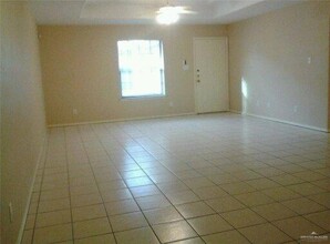 2301 Dora Jeanne Dr in Mission, TX - Foto de edificio - Building Photo