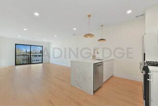 219 Paris St in Boston, MA - Building Photo - Building Photo