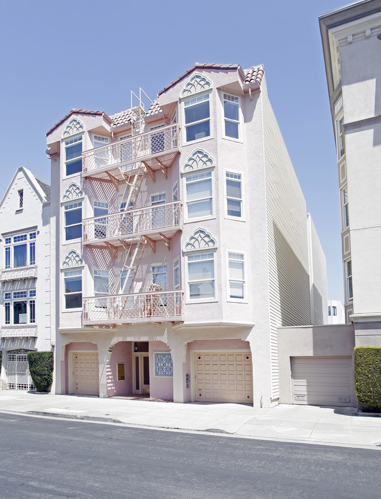 2130 Beach St in San Francisco, CA - Building Photo