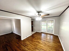 10025 Newcombe Dr in Dallas, TX - Building Photo - Building Photo
