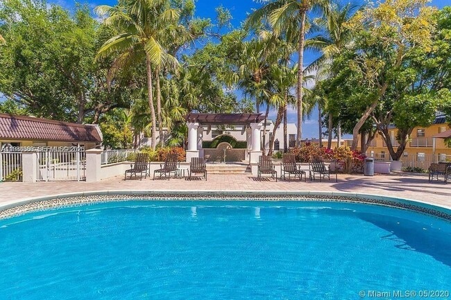 property at 10431 N Kendall Dr