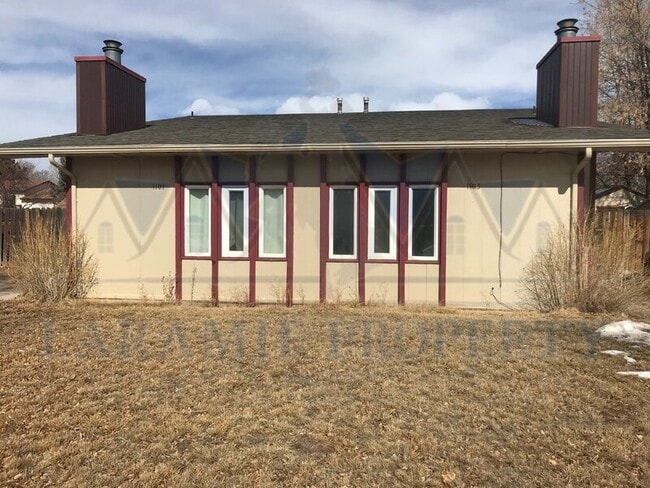 property at 1101 E Renshaw St