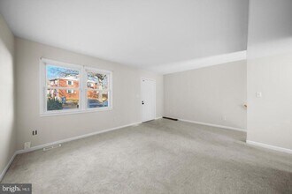 14640 Endsley Turn in Woodbridge, VA - Foto de edificio - Building Photo