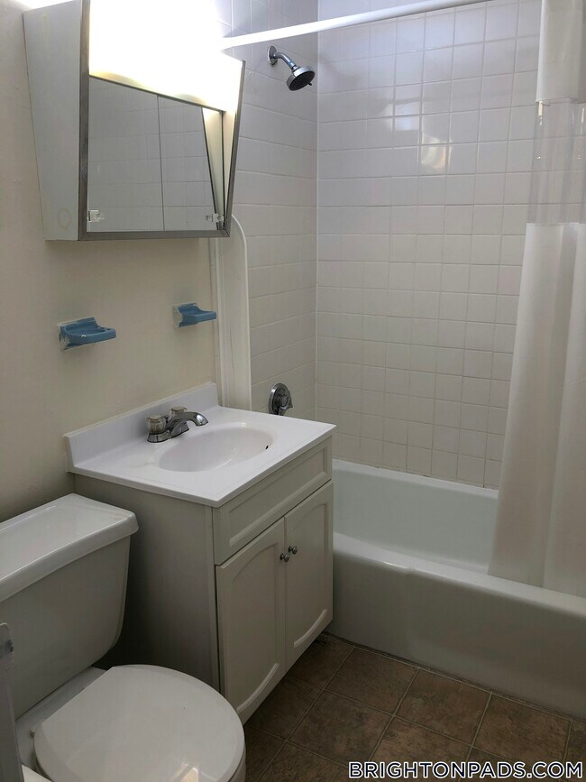 122 Dustin St in Boston, MA - Building Photo - Building Photo