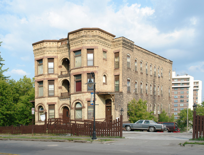 214-216 E 4th St in Duluth, MN - Building Photo - Building Photo