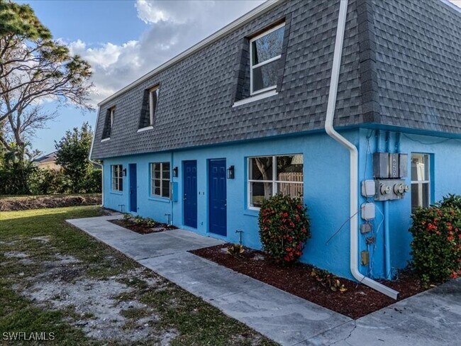 16200 Dublin Cir in Ft. Myers, FL - Building Photo - Building Photo