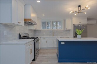 11 Oak Ave in Eastchester, NY - Building Photo - Building Photo