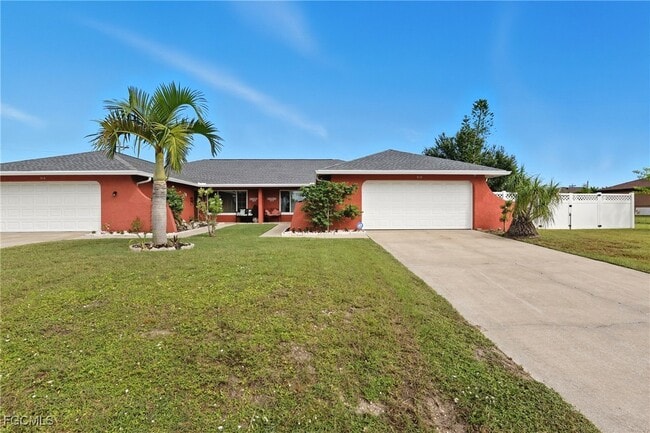 913 Mohawk Pkwy in Cape Coral, FL - Building Photo - Building Photo