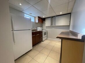 138 Ray St S in Hamilton, ON - Building Photo - Building Photo