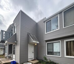 12 Cedar Ct in East Haven, CT - Building Photo