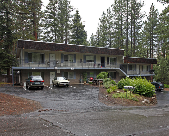 1951 13th St in South Lake Tahoe, CA - Building Photo - Building Photo