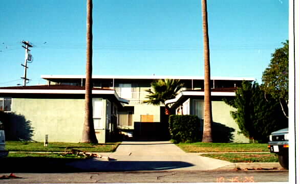 1022-1028 Chalcedony St in San Diego, CA - Building Photo